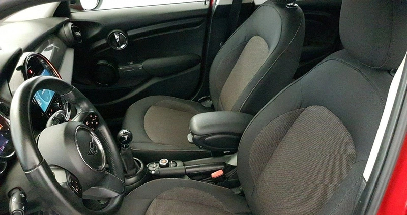 MINI Cooper cena 85900 przebieg: 31000, rok produkcji 2022 z Międzyzdroje małe 596